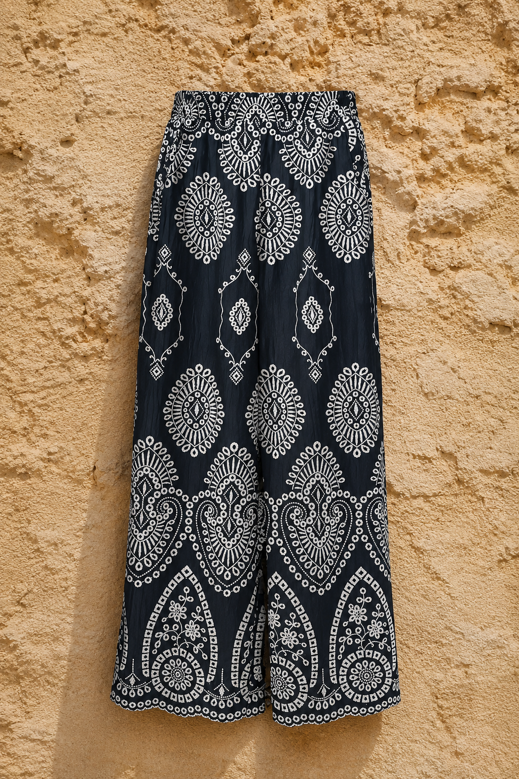 Pantalón Bordado